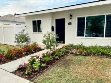 Main picture of 3371 Catalina St