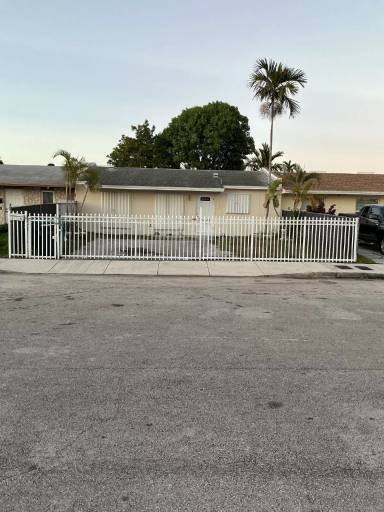 Main picture of 11405 SW 148th St