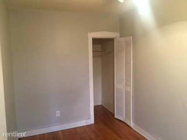 Main picture of 5159 W Addison St