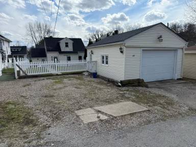 Main picture of 175 Marks Ave