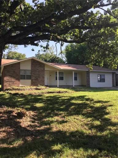 Main picture of 402 Maple Shade Rd