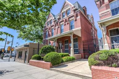 Main picture of 4119 Walnut St
