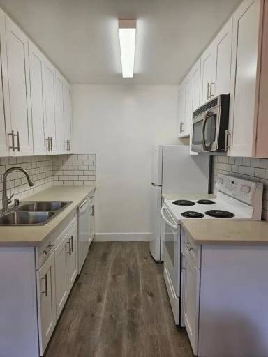 Main picture of 984 Kiely Blvd