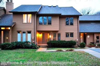 Main picture of 5565 Suffield Ct