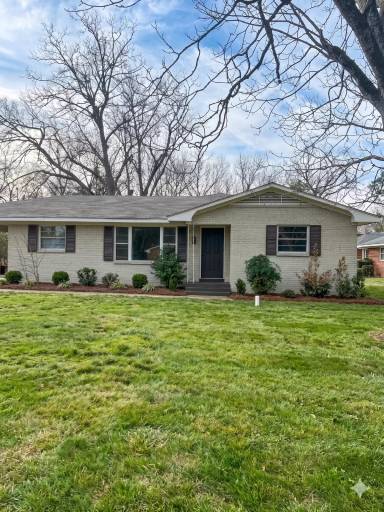 Main picture of 1388 Adrian Ln