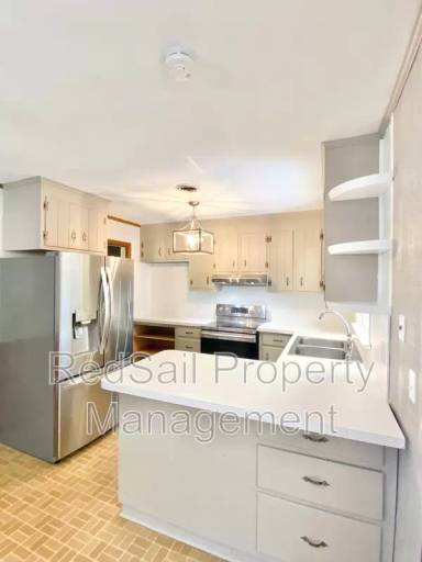 Main picture of 163 Albemarle Dr