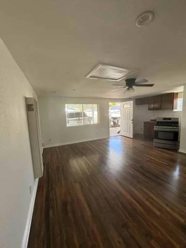Main picture of 410 E 4th St