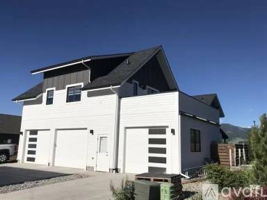 Main picture of 3139 Blackbird Dr
