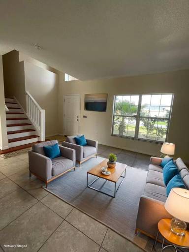 Main picture of 560 Bristol Cir