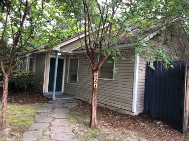 Main picture of 800 Ridgeway Dr