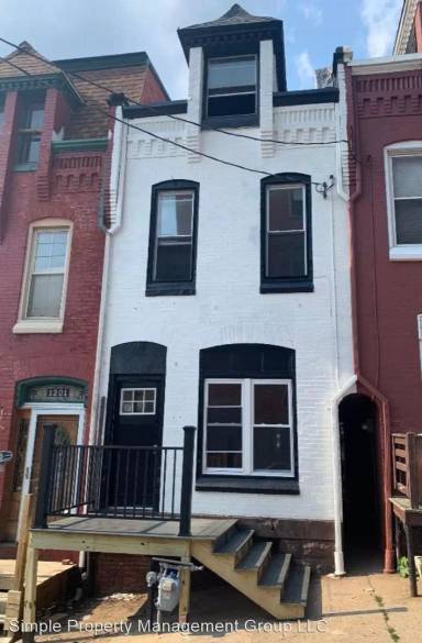 Main picture of 1203 Elm St