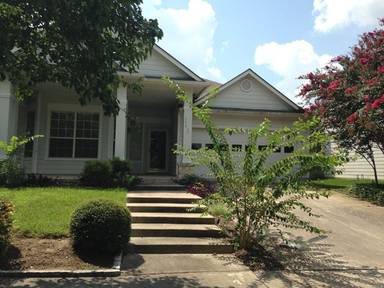 Main picture of 113 Crescent Dr
