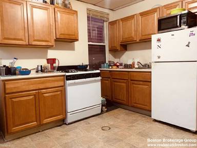 Main picture of 1574 Tremont St