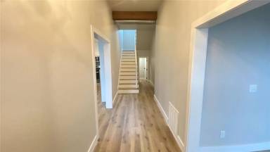 Main picture of 129 S 8th St