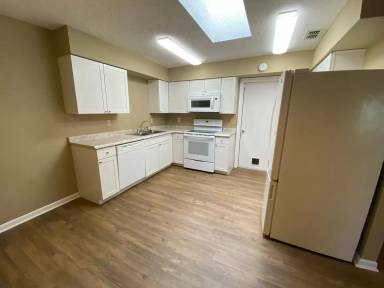 Main picture of 52 Buck Cir