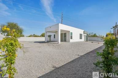 Main picture of 910 E Roma Ave