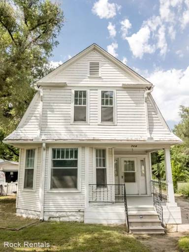 Main picture of 710 E Avenue A