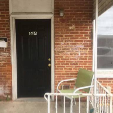 Main picture of 638 S Queen St