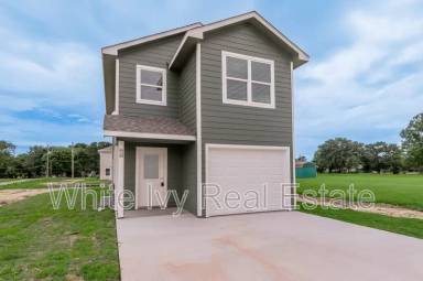 Main picture of 250 N Shady Oaks Dr