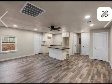 Main picture of 2115 1/2 Fulton St
