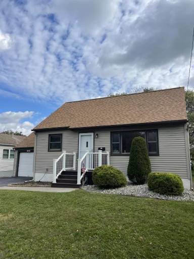 Main picture of 616 Boston Rd