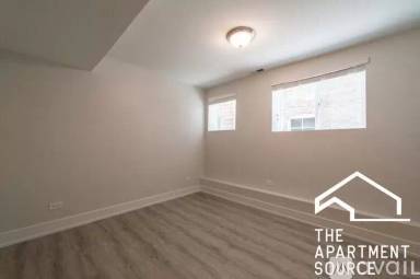 Main picture of 5021 N Ashland Ave