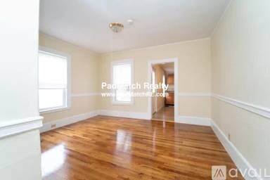 Main picture of 10 Greylock Rd