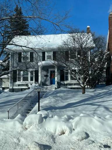 Main picture of 2117 E 2nd St