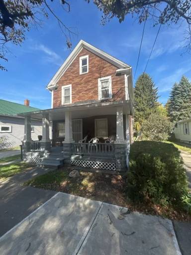 Main picture of 7207 Deveny Ave