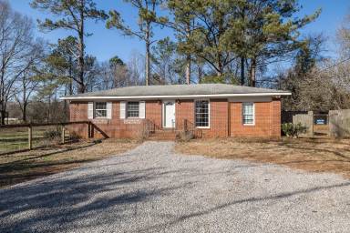 Main picture of 6301 High Shoals Rd