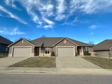Main picture of 201 -27 Pebblestone Ln