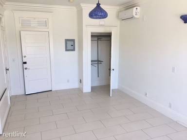 Main picture of 2802 Main St