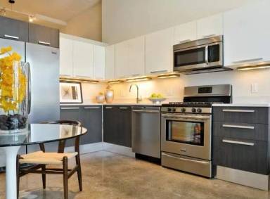Main picture of 1320 W Randolph St