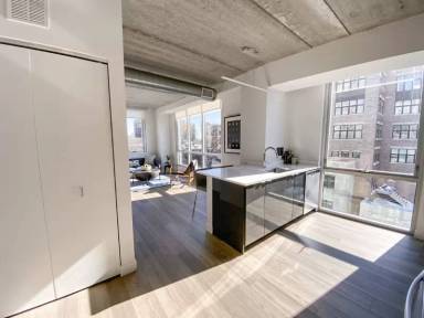 Main picture of 753 W Sheridan Rd
