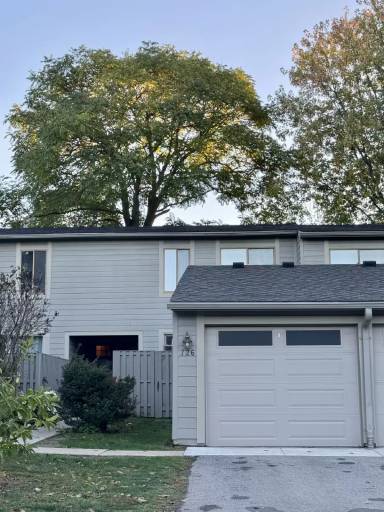 Main picture of 726 Watersedge Dr
