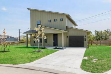 Main picture of 3001 Alpha Wolf Ct