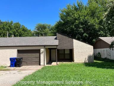 Main picture of 4903 S Hickory Ave
