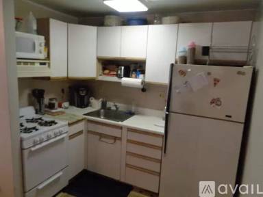 Main picture of 258 Greenough St