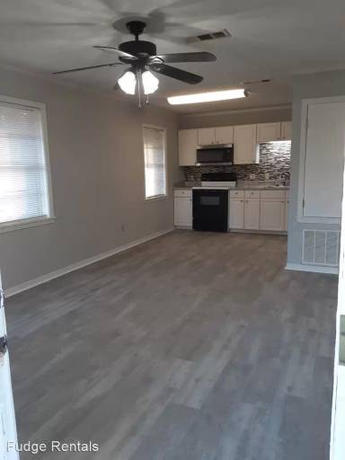 Main picture of 100 Countryview Ln