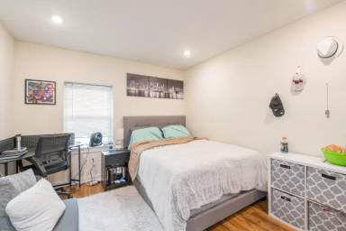 Main picture of 2227 N Park Ave