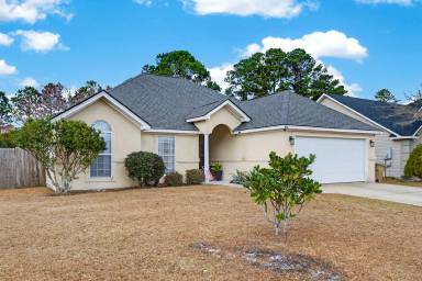 Main picture of 833 Laurel Hill Cir