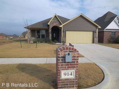 Main picture of 904 SW 80th St