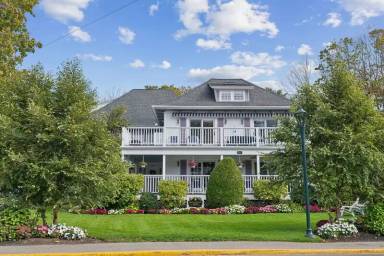 Main picture of 327 Shore Rd