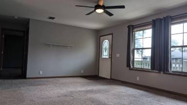 Main picture of 404 S 2nd St