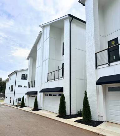 Main picture of 100 Lepak Ln