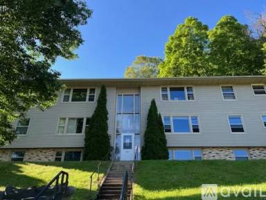 Main picture of 821 W 5th St