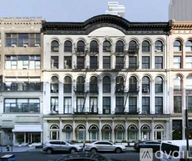 Main picture of 131 Duane St