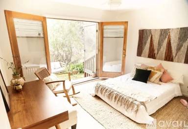 Main picture of 1391 Old Topanga Canyon Rd