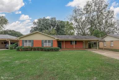 Main picture of 2424 Douglas Dr