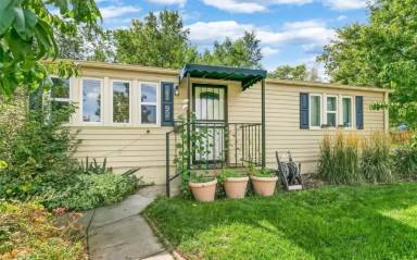 Main picture of 4192 Fenton St